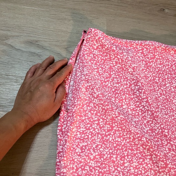 Abercrombie & Fitch Pink Women's Skirt - Picture 4 of 5